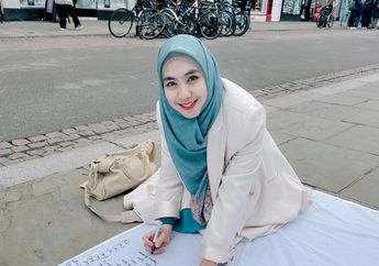 Oki Setiana Dewi Ceramah di Inggris, Bangga Kenalkan Indonesia ke Kancah Dunia