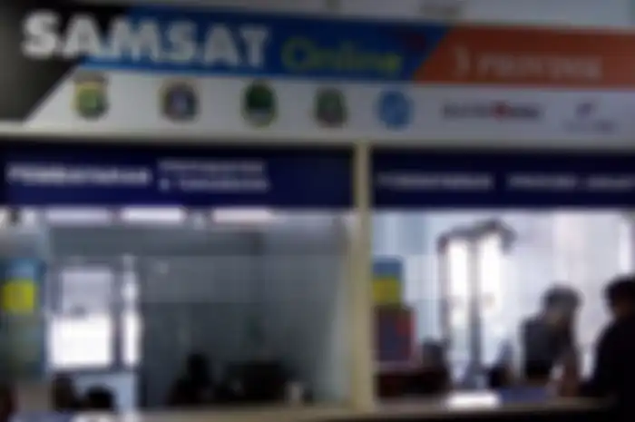 Ilustrasi bayar pajak motor.