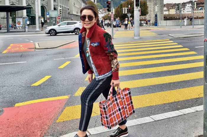 Tenteng Tas Mewah Senilai Rp 66 Juta, Mayangsari Sebut Kota Orlando Sepanas Jakarta 