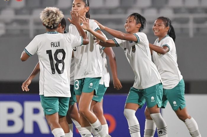 Timnas U-19 Wanita berhasil lolos ke semifinal Piala AFF U-19 Wanita 2023 sebagai juara Grup A.