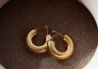 5 Arti Mimpi Beli Anting Emas Ada Perubahan Positif, Status Bakal Meningkat, Berbahagialah