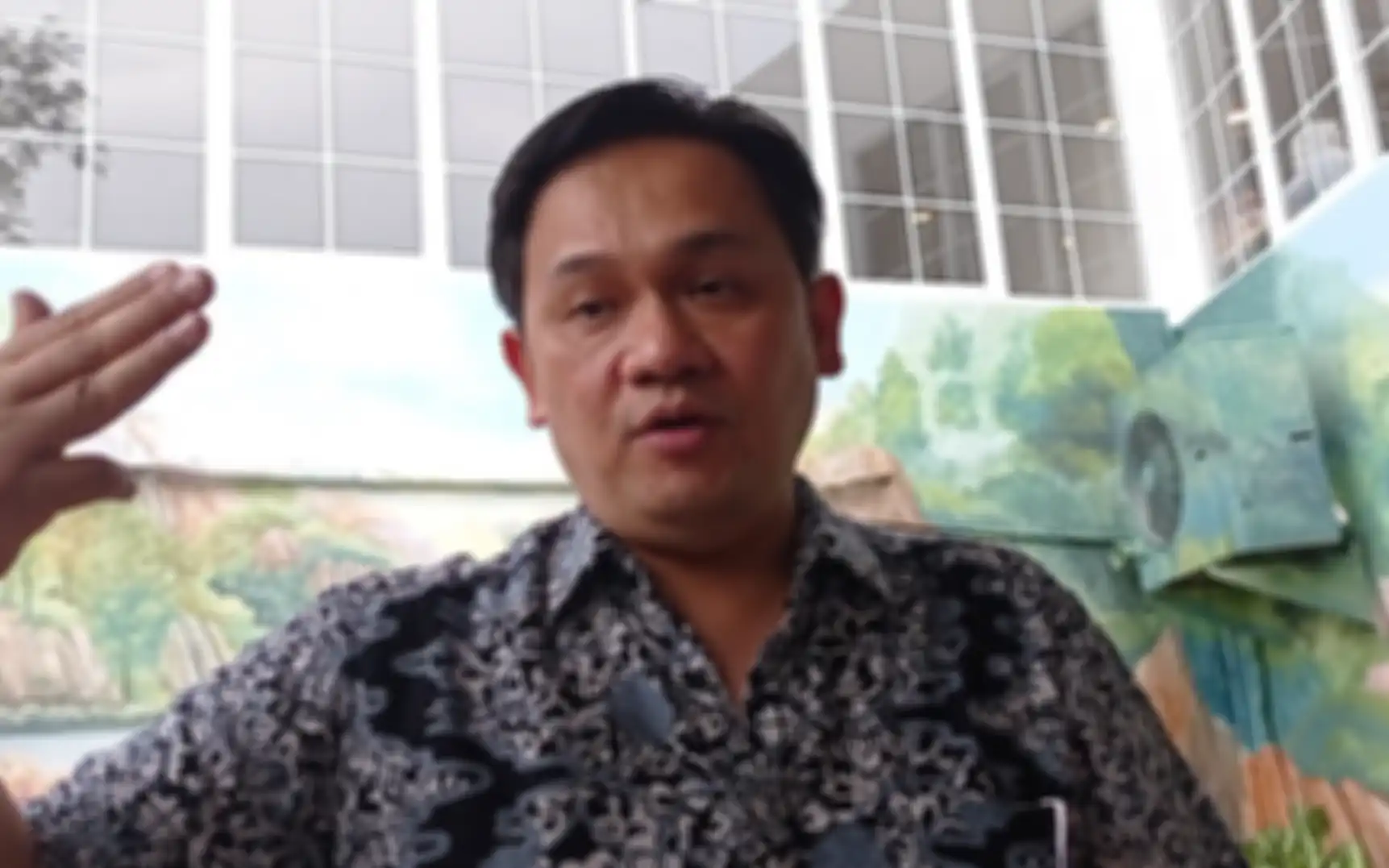 Farhat Abbas saat ditemui Grid.ID di kawasan Pasar Minggu, Jakarta Selatan, Sabtu (2/4/2022).
