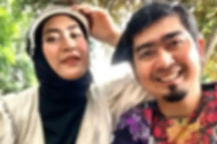 April Jasmine dihujat karena joget TikTok. Ini alasan istri Ustaz Solmed
