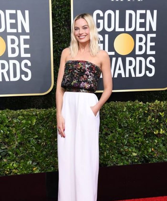Penampilan Margot Robbie di Golden Globes 2020.