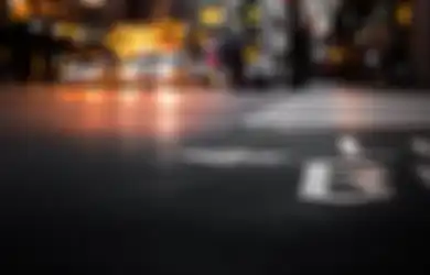 Mendadak Muncul Lubang Besar di Jalan, Penampakan Sinkhole di Jalan Bandung Kota Malang Ini Viral di TikTok