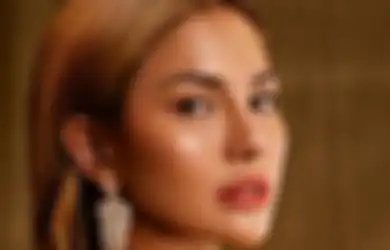 Biasa Terkenal Nyablak dan Pantang Nangis, Nikita Mirzani Dibuat Berderai Airmata Saat Dengarkan Lagu Menyentuh Ini
