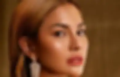 Biasa Terkenal Nyablak dan Pantang Nangis, Nikita Mirzani Dibuat Berderai Airmata Saat Dengarkan Lagu Menyentuh Ini