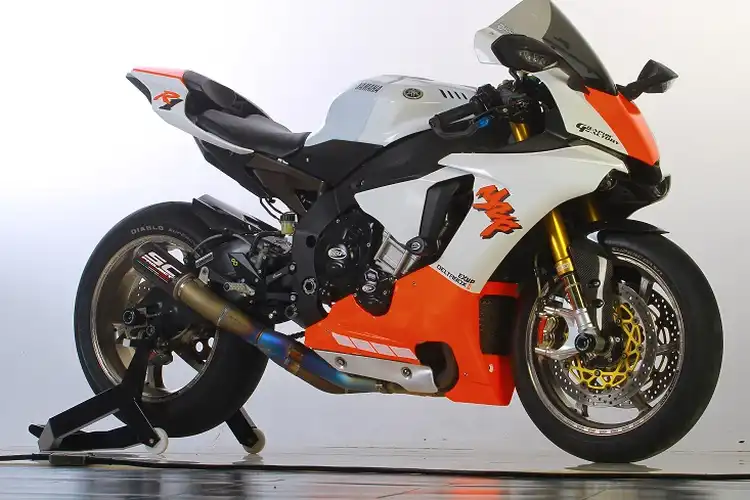 Modifnya Sih Simpel, Aksesoris yang Nempel di Motor Yamaha YZF-R1 Ini Bikin Ngeri