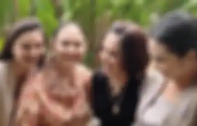 KD Rela Nyalon Pagi Buta Gelontorkan Rp 25 Juta Demi Perawatan Sebelum Ngantor, Sang Ibunda Justru Hanya Rajin Lakukan Hal Ini Agar Wajahnya Tetap Awet Muda di Usia 70 Tahun