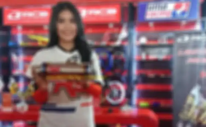 Knalpot R9 Racing Generation tipe terbaru ini diberi nama Falcon.