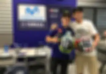 Bukan Cuma Tukaran Helm, Bakal Ada Valentino Rossi di Wearpack Khusus Maverick Vinales 