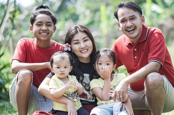 Ruben Onsu dan keluarga