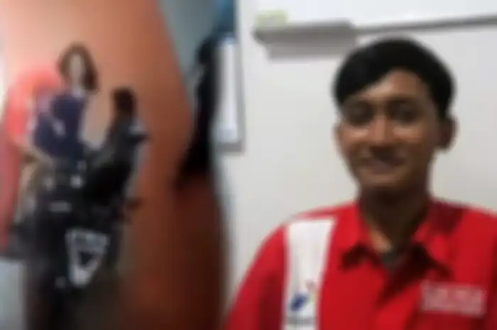 Muhammad Iqbal Maulana, petugas pom bensin yang ditampar ibu-ibu.