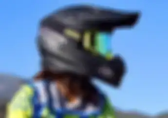 Sekarang Bisa Tidur Pulas, Terjawab Sudah Alasan Helm Motocross dan Supermoto Dibikin Monyong