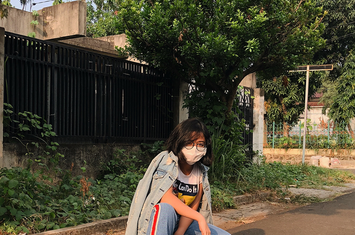 Gaya kasual Cinta Kuya pakai 1 model slip on