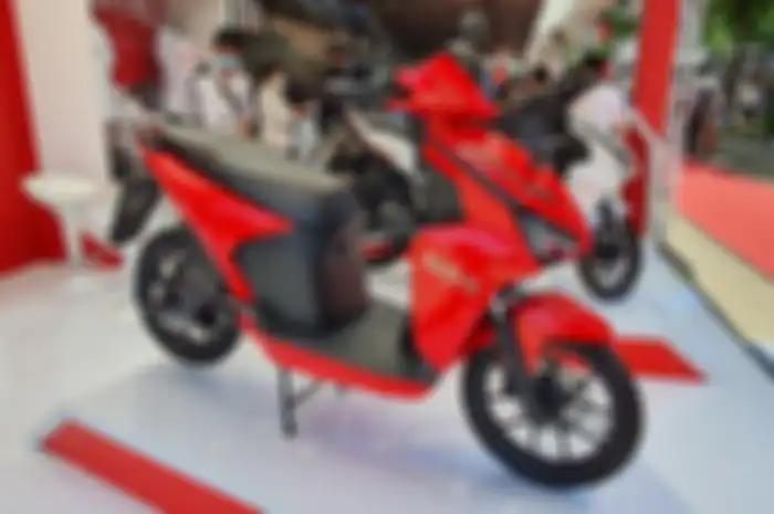 Foto ilustrasi. Harga motor listrik Gesits dengan versi dua baterai, segini jarak tempuh maksimalnya.