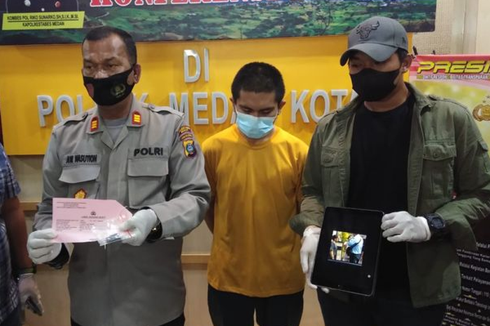Muhammad Reza Sitio pelaku yang meludahi petugas PLN 
