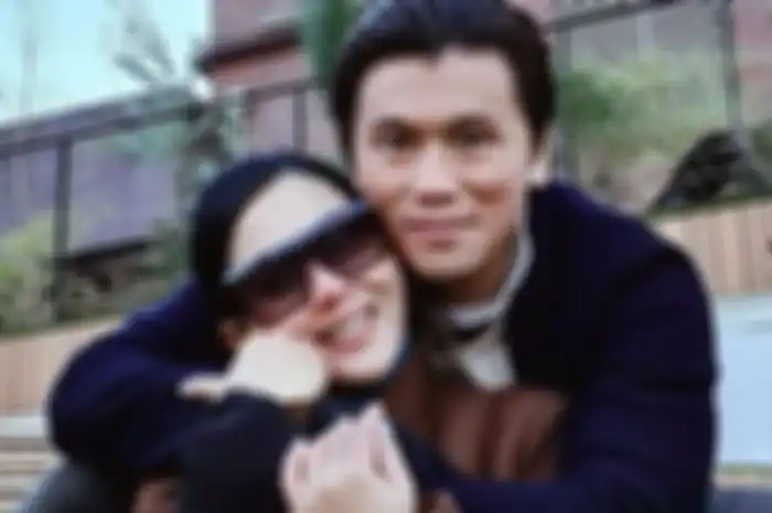 Syahrini dan Reino Barack  