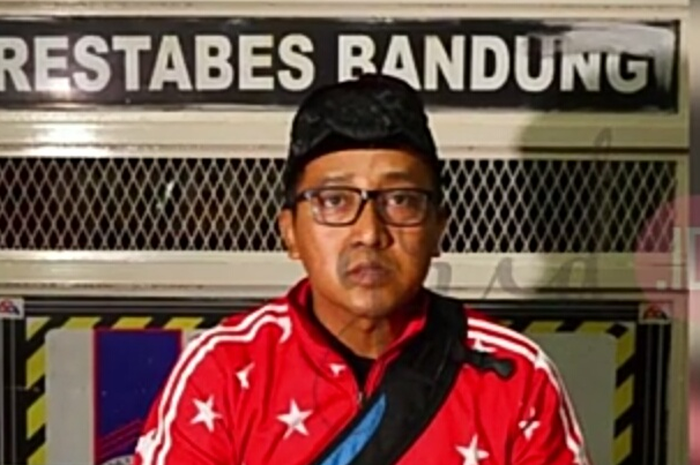 Teddy punya utang pada orang tua Lina