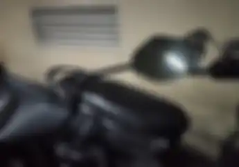 Ngeri Pemotor Kecelakaan Mata Tertusuk Batang Spion Motor di Matraman Warga Cuma Bingung
