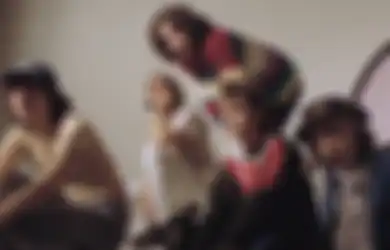 Ungkap Perasaan Campur Aduk Saat Tur, Swim Deep Rilis Video Klip 'Little Blue'