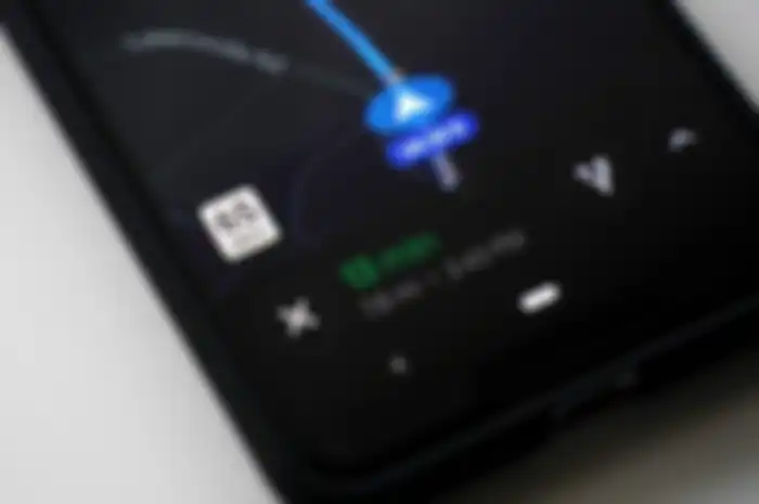 Ilustrasi update Google Maps yang akan punya fitur lokasi SPKLU untuk motor listrik dan mobil listrik.