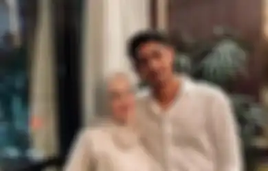 Pundi-pundi Rupiahnya Menggunung, Arya Saloka Justru Pakai Sandal Jepit Murah, Putri Anne Malah Beri Kode Keras Minta Belikan Barang Mewah Ini