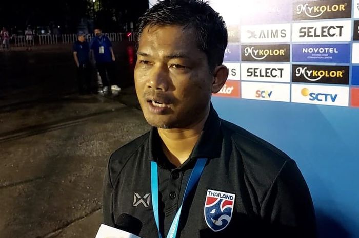 Pelatih timnas U-23 Thailand, Issara Sritaro usai lawan Kamboja di laga terakhir grup A Piala AFF U-23 2023.