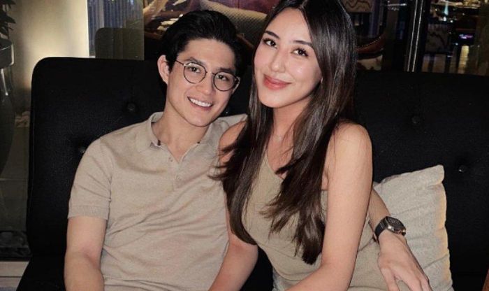 Pakai baju warna sama