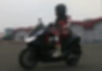 Ketinggalan Sama Honda, Yamaha Siap Keluarkan Motor Hibrida Juga?