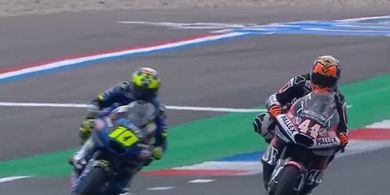 Hasil Moto2 Belanda 2025 - Rekan Setim Mario Aji Alami Crash, Diogo Moreira Tikung Aron Canet di Akhir Balapan