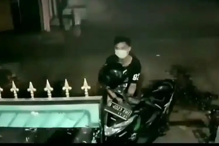 Terjatuh dari Motor, Lelaki yang Sempat Ditolong Malah Babak Belur Dikeroyok Warga