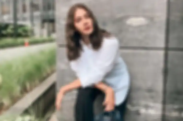 Paula Verhoeven beraksi di Citayam Fashion Week