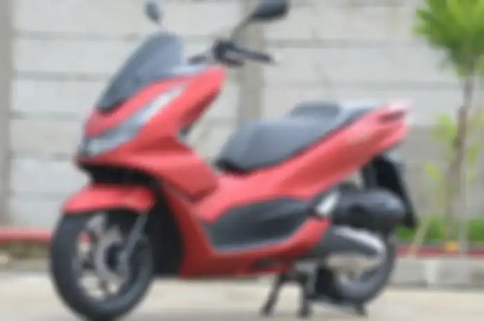Foto ilustrasi. Cek harga motor matic baru Honda PCX 160 Januari 2023 cicilan termurah mulai Rp 1,3 jutaan.
