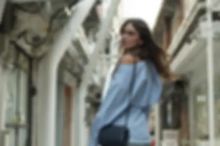 Penampilan Luna Maya di Korea Selatan.