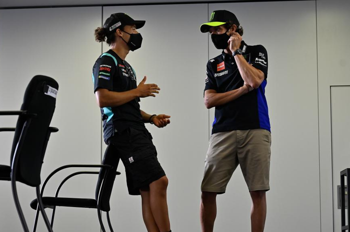 Pembalap Petronas Yamaha SRT, Franco Morbidelli mengakui bahwa Valentino Rossi satu-satunya pembalap Yamaha yang berkembang.
