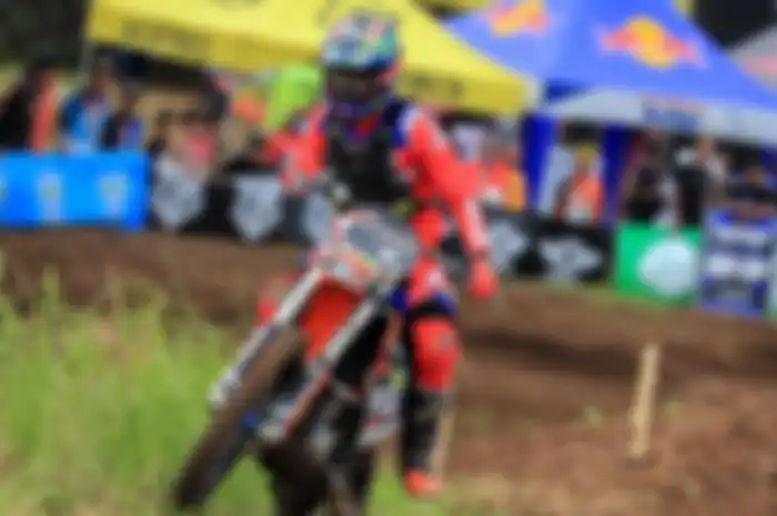 Crosser Farhan Hendro berhasil menjuarai kelas MX1 saat ajang Powertrack 2021 bersama tim RMS AHRS Jasti Putra.