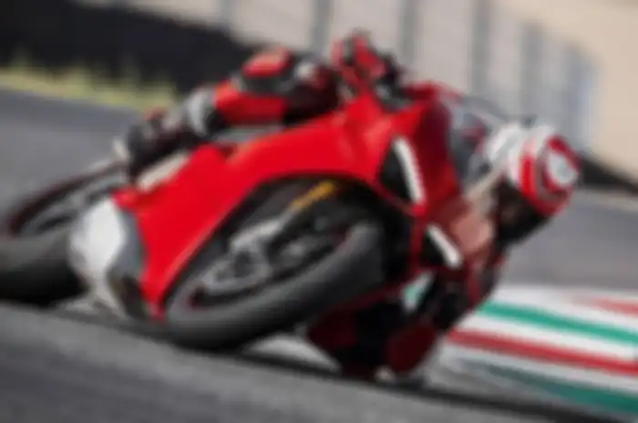Ducati Panigale V4 lebih lincah di tikungan