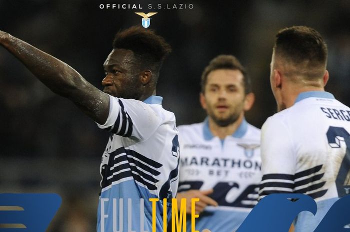 Penyerang Lazio, Felipe Caicedo, merayakan gol yang dicetak ke gawang Empoli dalam laga Liga Italia di Stadion Olimpico, Kamis (7/2/2019).