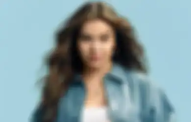 Hailee Steinfeld Comeback Bareng Rapper Anderson Paak dengan Coast