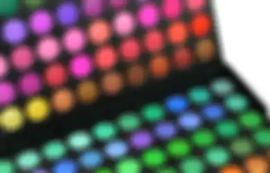 Enggak Cuma Merias Mata, Ini 5 Cara Manfaatkan Eyeshadow Palette!