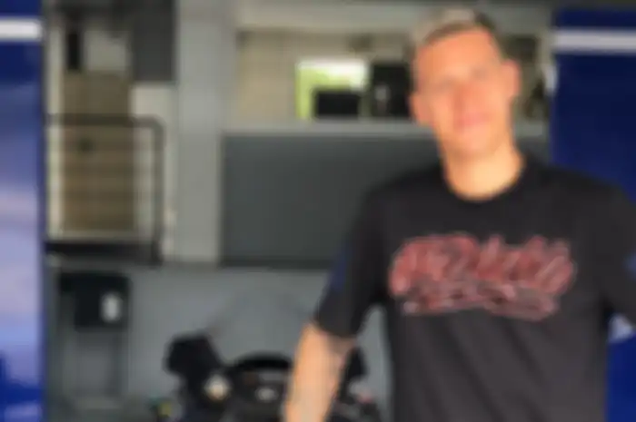 Fabio Quartararo akhirnya bisa latihan ngegas motor di trek aspal di sirkuit Paul RIcard. Kok bukan di sirkuit Jerez atau Catalunya sih?
