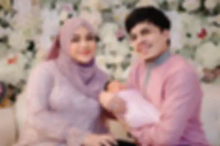Ameena Hanna Nur Atta, anak pertama dari pasangan Aurel Hermansyah dan Atta Halilintar yang terlahir dengan rambut lebat.