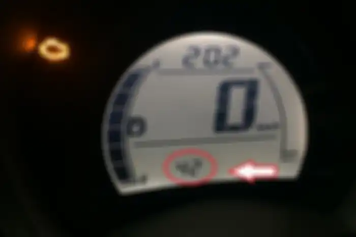Contoh kode error yang muncul di spidometer Yamaha NMAX