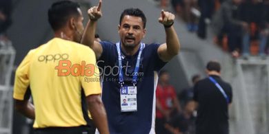 Dibantai Persija, Pelatih Persita Kritik Rumput JIS Tidak Pernah Bagus