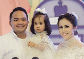 Bak Hidup dalam Sangkar Emas Usai Jadi Istri Bos Furnitur, Momo Eks Geisha Asyik Momong Anak dalam Balutan Daster Sederhana di Rumah: Semua Perhatianku untuk Dia...