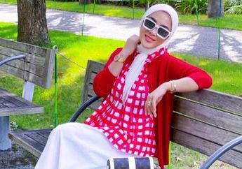 Lihat Penampakan Dompet Kulit Buaya Syahrini yang Dibanderol dengan Harga Hampir Capai 200 Juta Rupiah