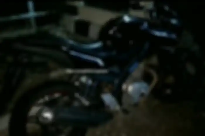 Motor Yamaha V-Ixion tergeletak di pinggir jalan Playen, gegerkan warga.