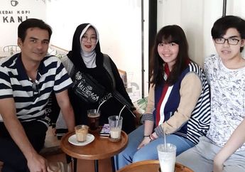 Teddy Syah Minta Anaknya Lanjutkan Usaha Mendiang Rina Gunawan