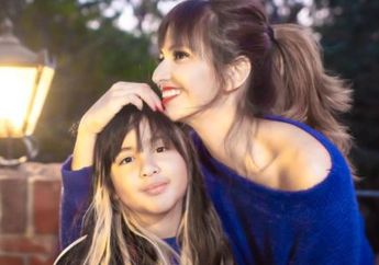 Nia Ramadhani Ramai Ditegur Publik Usai Izinkan Mikhayla Pakai Bikini, Disinggung Soal Bahaya Pedofil